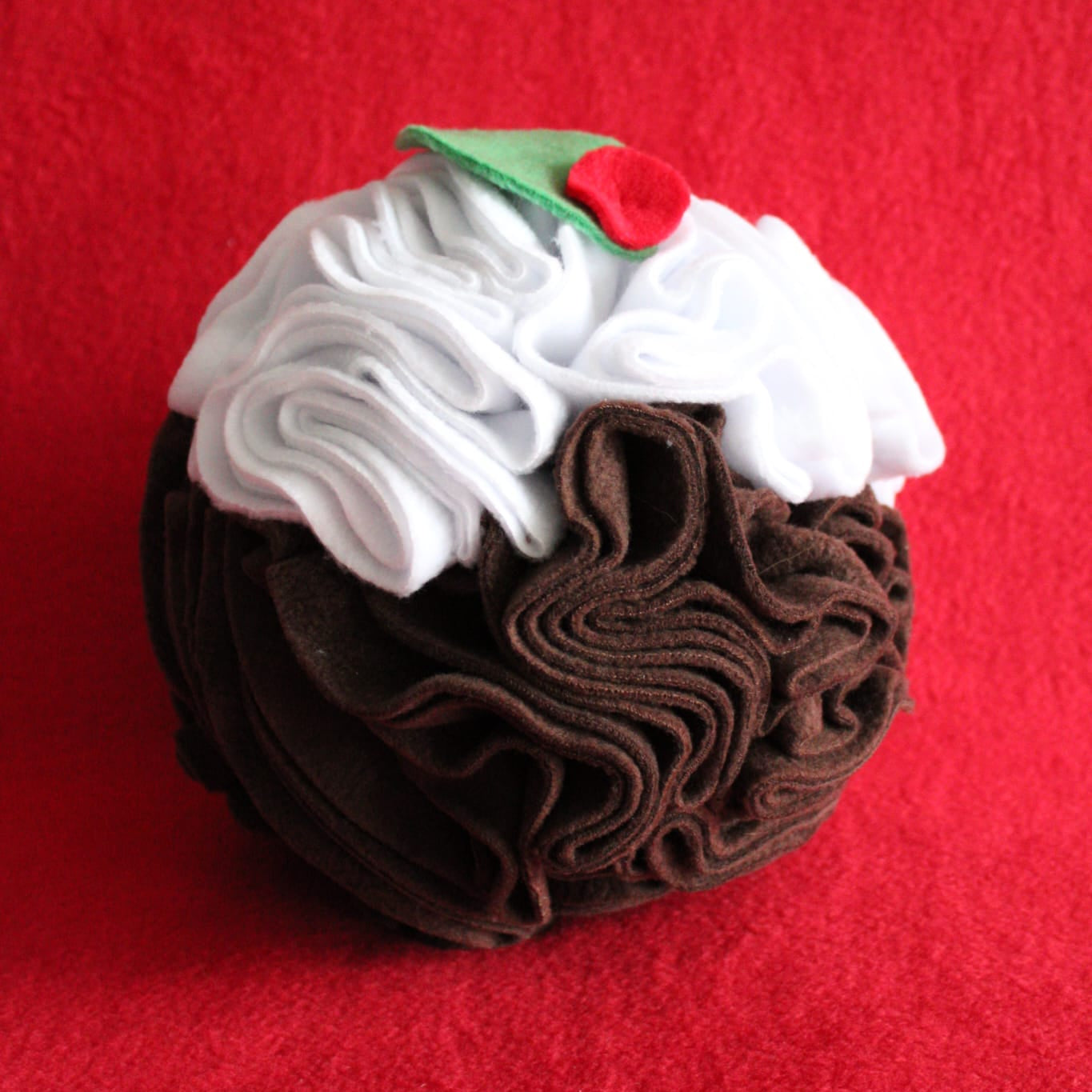 Christmas pudding snuffle ball